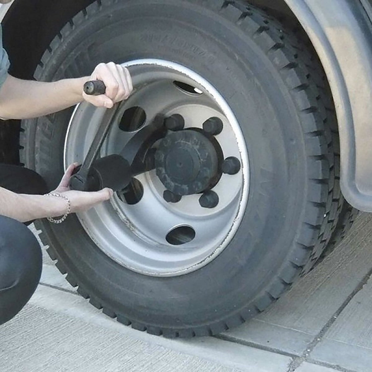 Padidintos jėgos raktas ratams su rinkiniu | 1 : 64 | 3/4" / 1" (SK1231)