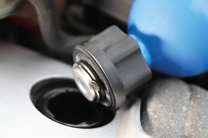 Alyvos piltuvėlis su "Bayonet" adapteriu VAG, MB, BMW, Porsche, Volvo (8899)