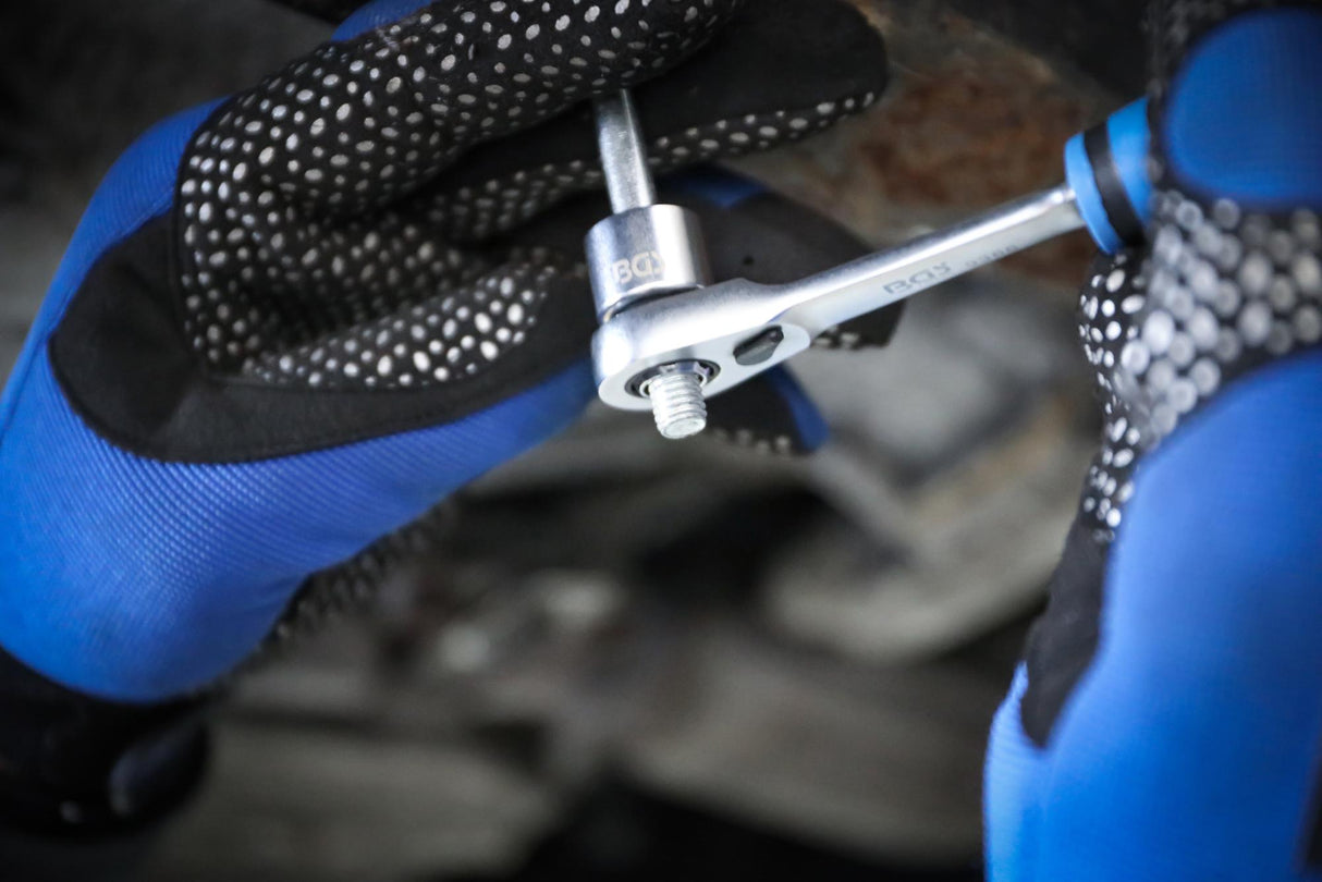 Kiauryminė terkšlė su galvutėmis ir antgaliais | 44 vnt. (9366)