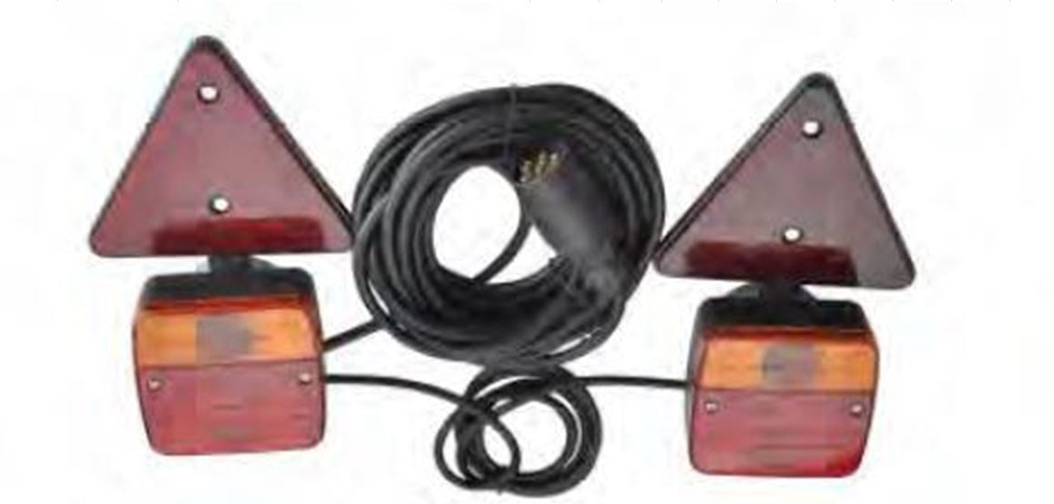 Priekabos lempos su trikampiais atšvaitais | magnetinės | su kištuku | 2 vnt. (MTL101C)