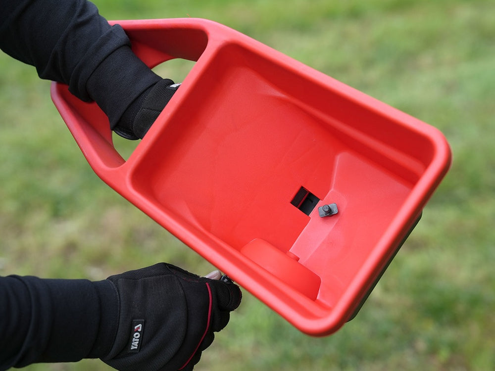 Rankinis barstytuvas | žolei sėti arba vejai tręšti (YT-86700)