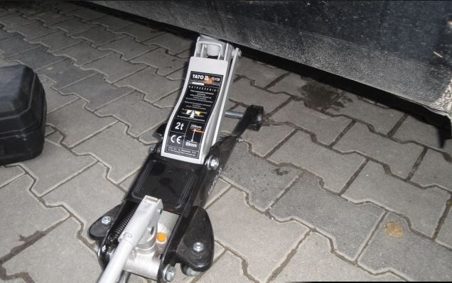 Hidraulinis keltuvas ant ratukų | žemo profilio | 2 t (YT-1720)