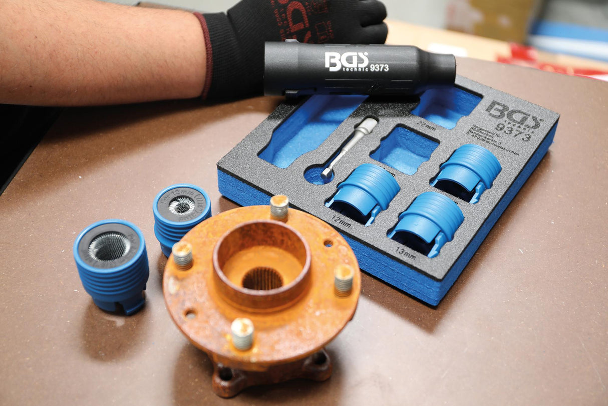 Smeigių ir ratų veržlių varžtų valymo šepetėlių rinkinys (9373)