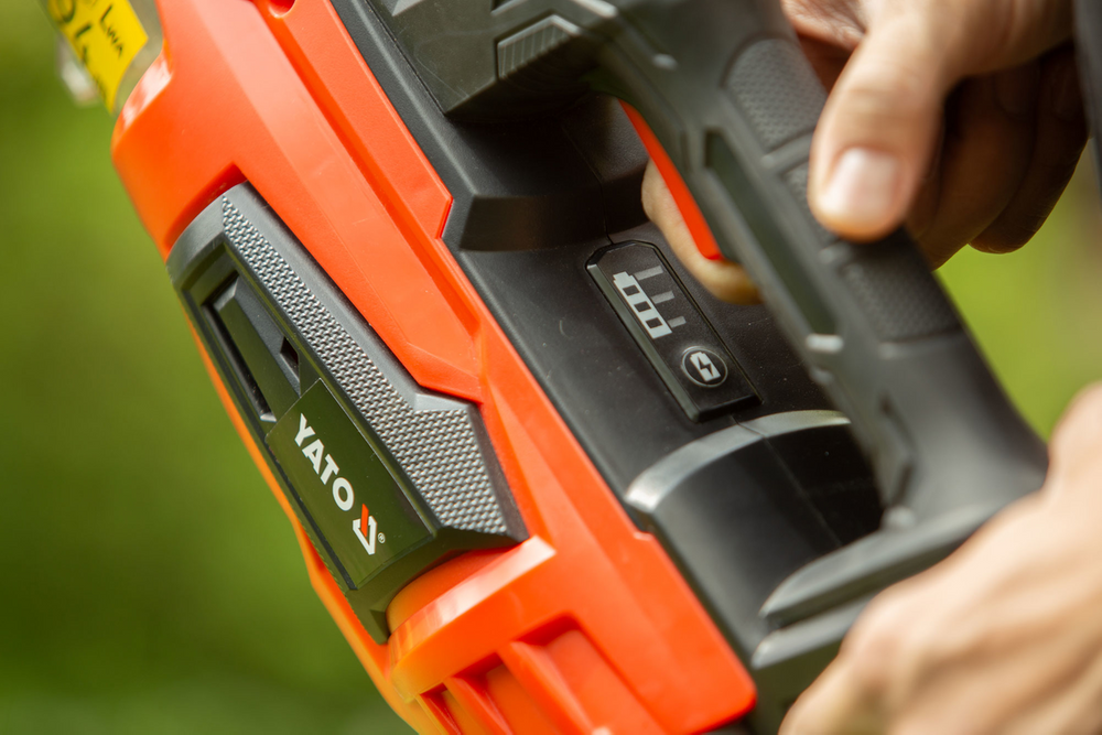 Oro pūstuvas akumuliatorinis | 18V | be baterijų (YT-85177)