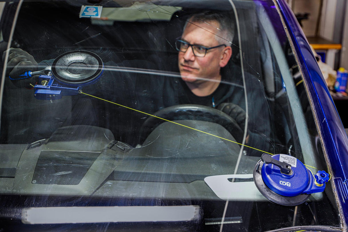 Priekinio stiklo montavimo rinkinys (69506)